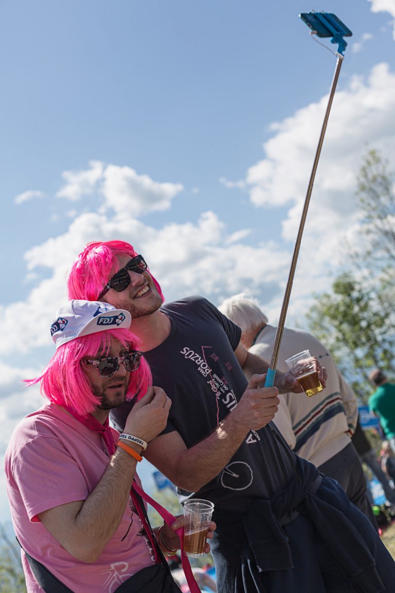 Un selfie con la parrucca