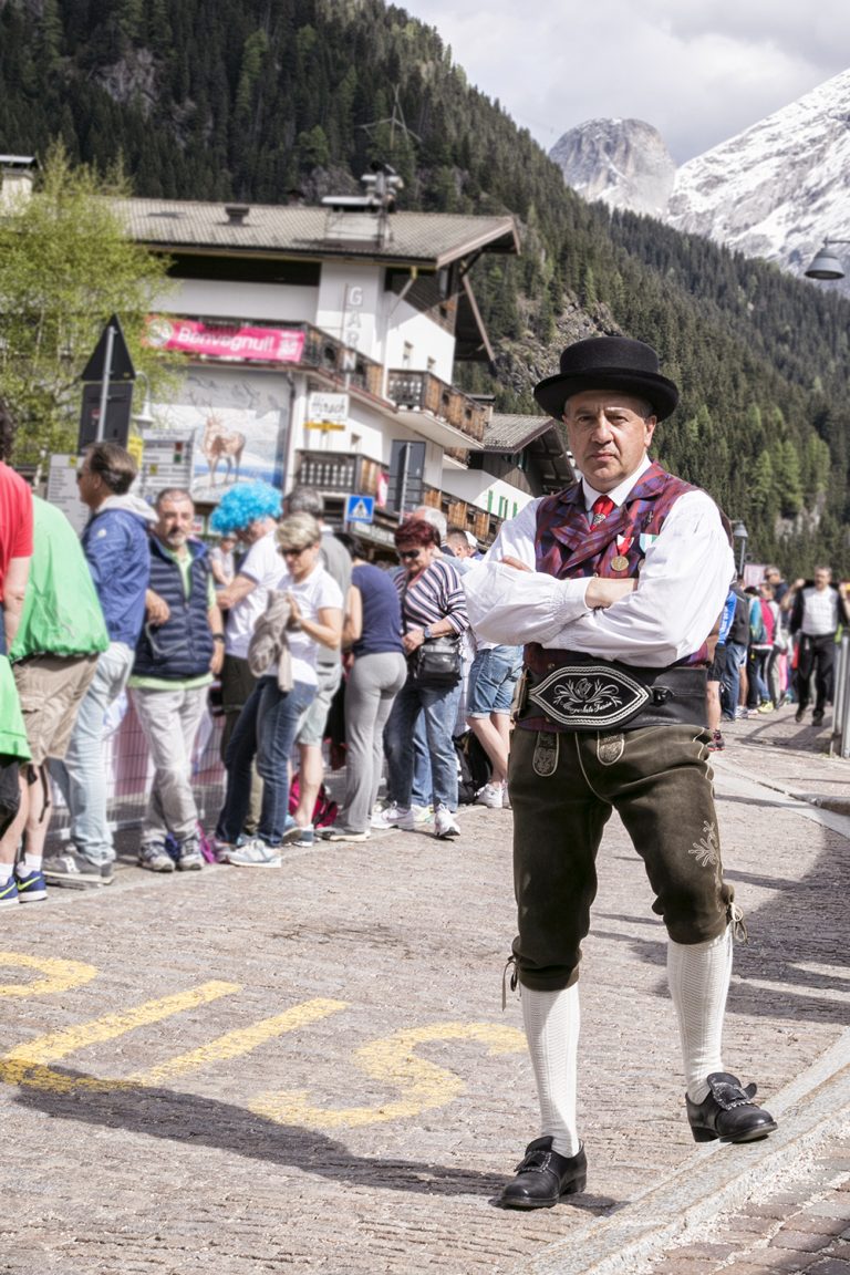 Questo è il costume della Mùsega Auta Fascia