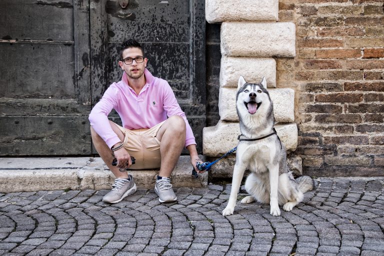 Al Giro con polo rosa e il mio husky